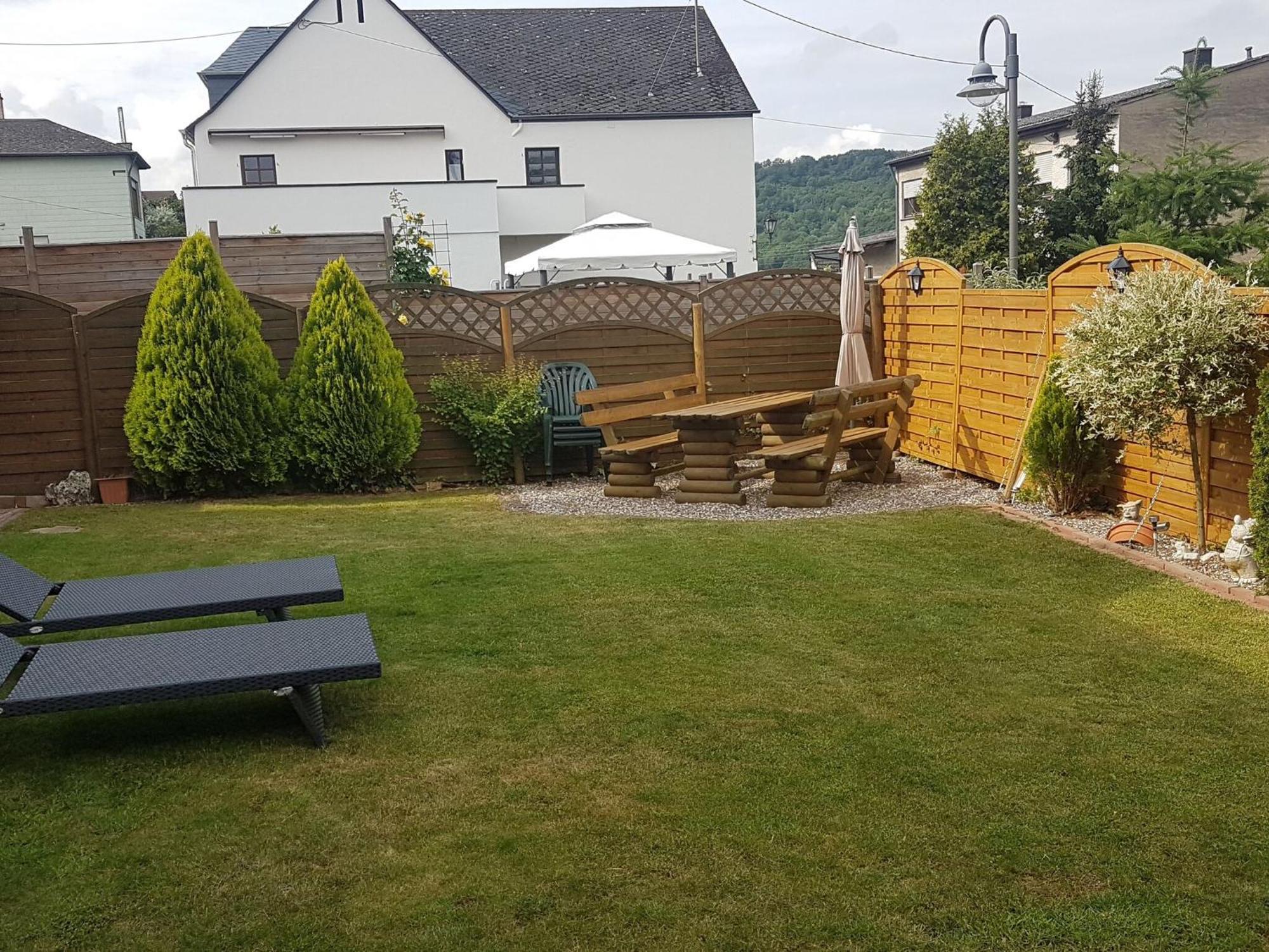 Holiday Home With Garden In Neumagen Dhron Zewnętrze zdjęcie